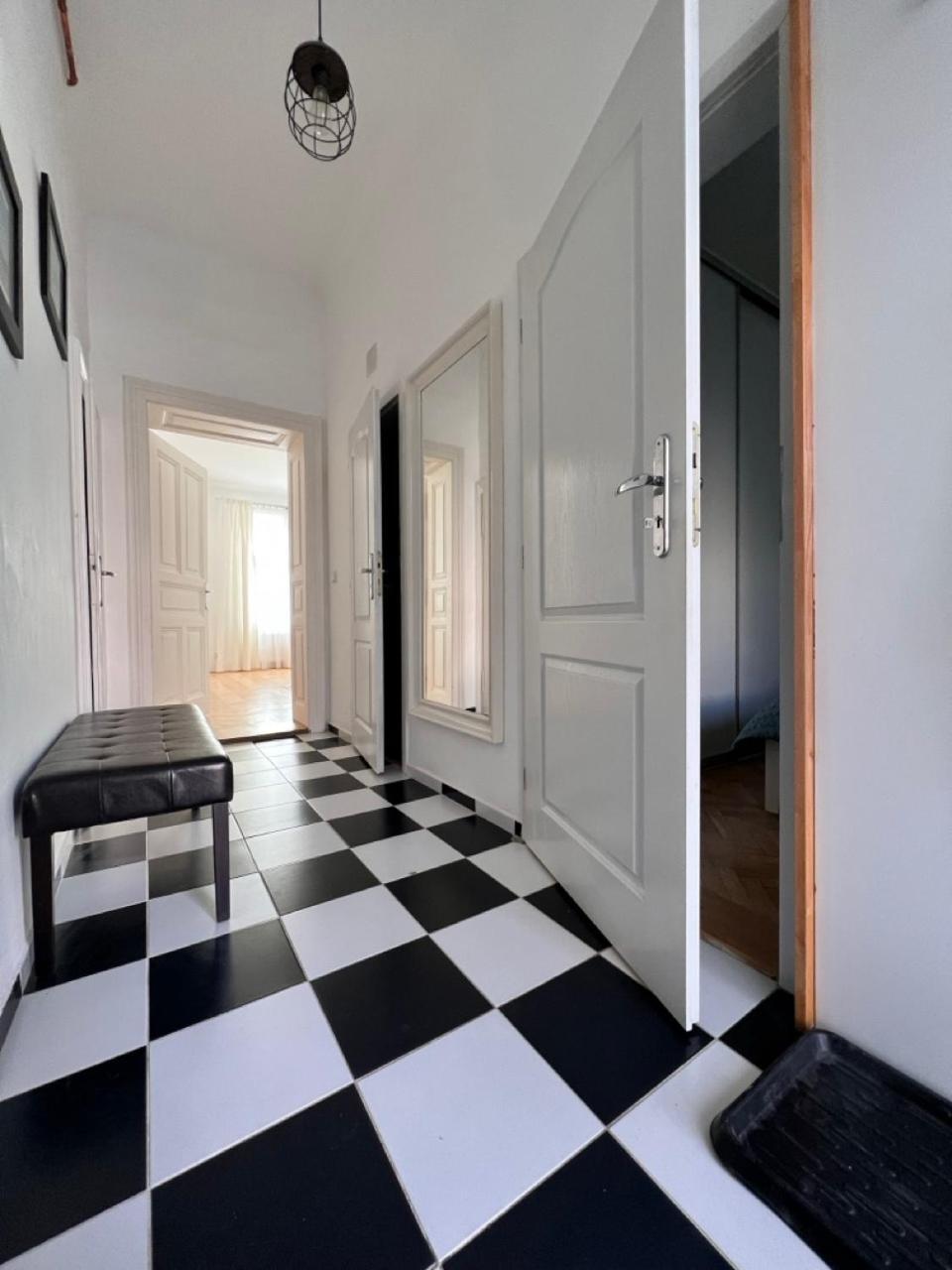 Stylish Flat In City Centre Bratislava Exterior foto