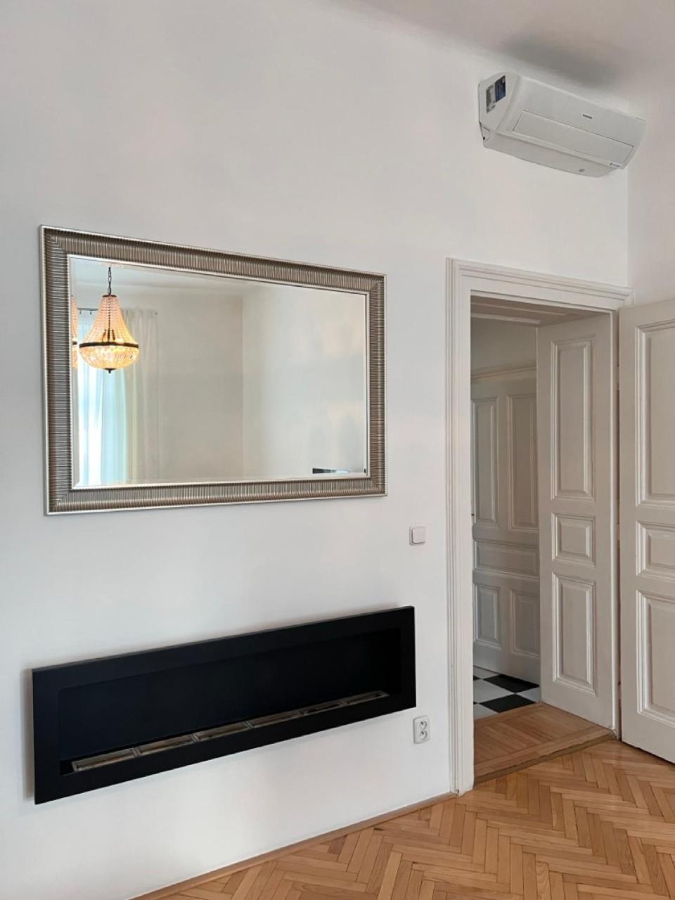 Stylish Flat In City Centre Bratislava Exterior foto